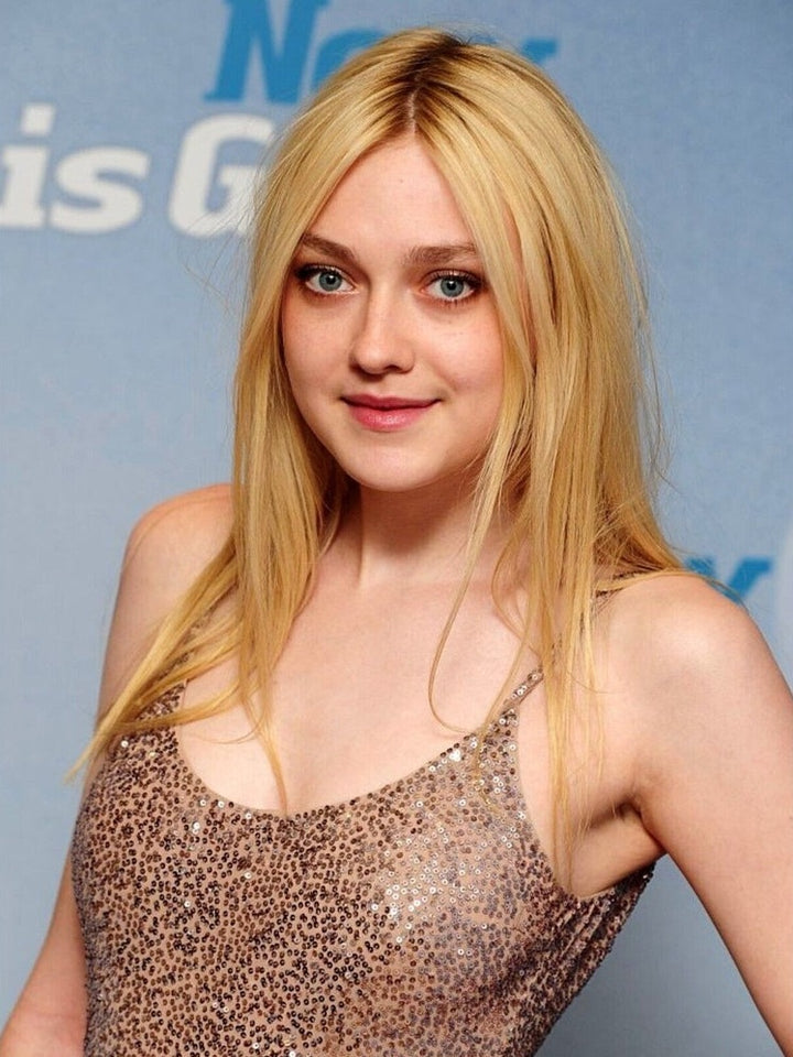 Dakota Fanning 8.5 x 11 Candid Photograph Art Print Photo Picture Collectibles:Photographic Images:Photographs Style Your Walls