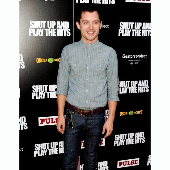Elijah Wood 8.5 x 11 Candid Color Photograph Art Print Photo Collectibles:Photographic Images:Photographs Style Your Walls