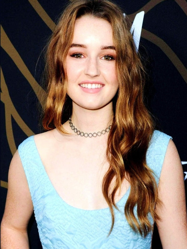 Kaitlyn Dever 8.5 x 11 Candid Color Photograph Art Print Photo Picture Collectibles:Photographic Images:Photographs Style Your Walls