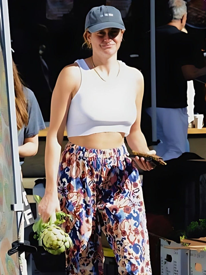 Shailene Woodley 8.5 x 11 Candid Color Photograph Art Print Photo Picture Collectibles:Photographic Images:Photographs Style Your Walls