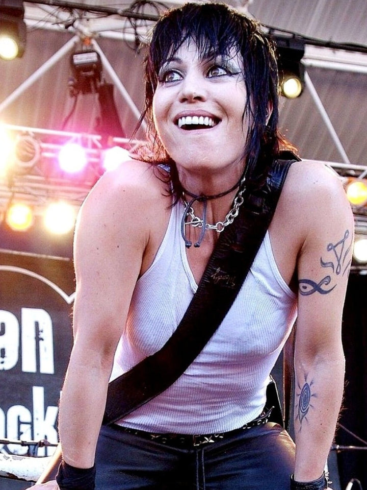 Joan Jett 8.5 x 11 Candid Color Photograph Art Print Photo Picture Collectibles:Photographic Images:Photographs Style Your Walls
