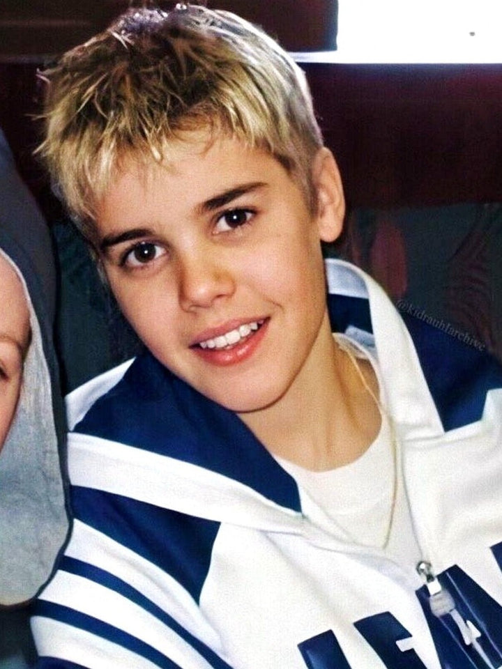 Justin Bieber Early Career 8.5 x 11 Candid Color Photograph Art Print Photo Collectibles:Photographic Images:Photographs Style Your Walls