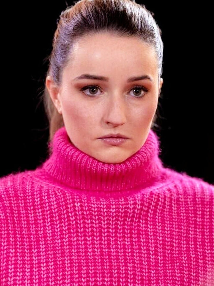 Kaitlyn Dever 8.5 x 11 Candid Color Photograph Art Print Photo Picture Collectibles:Photographic Images:Photographs Style Your Walls