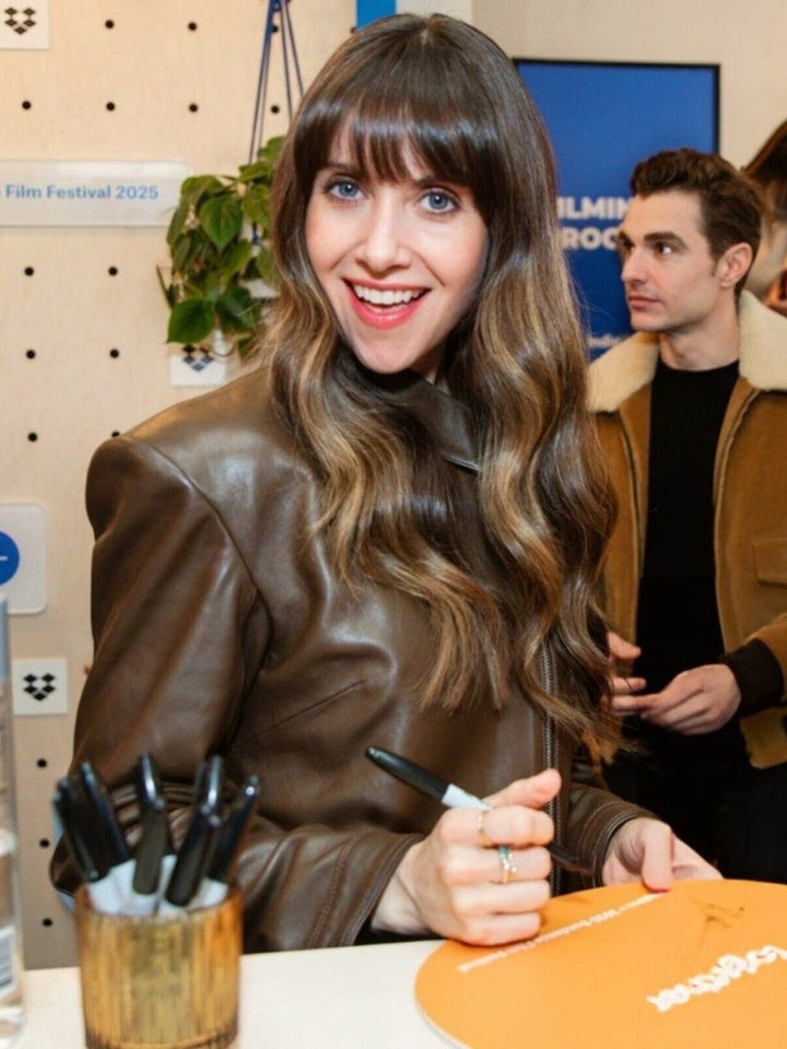 Alison Brie 8.5 x 11 Candid Color Photograph Art Print Photo Picture Collectibles:Photographic Images:Photographs Style Your Walls