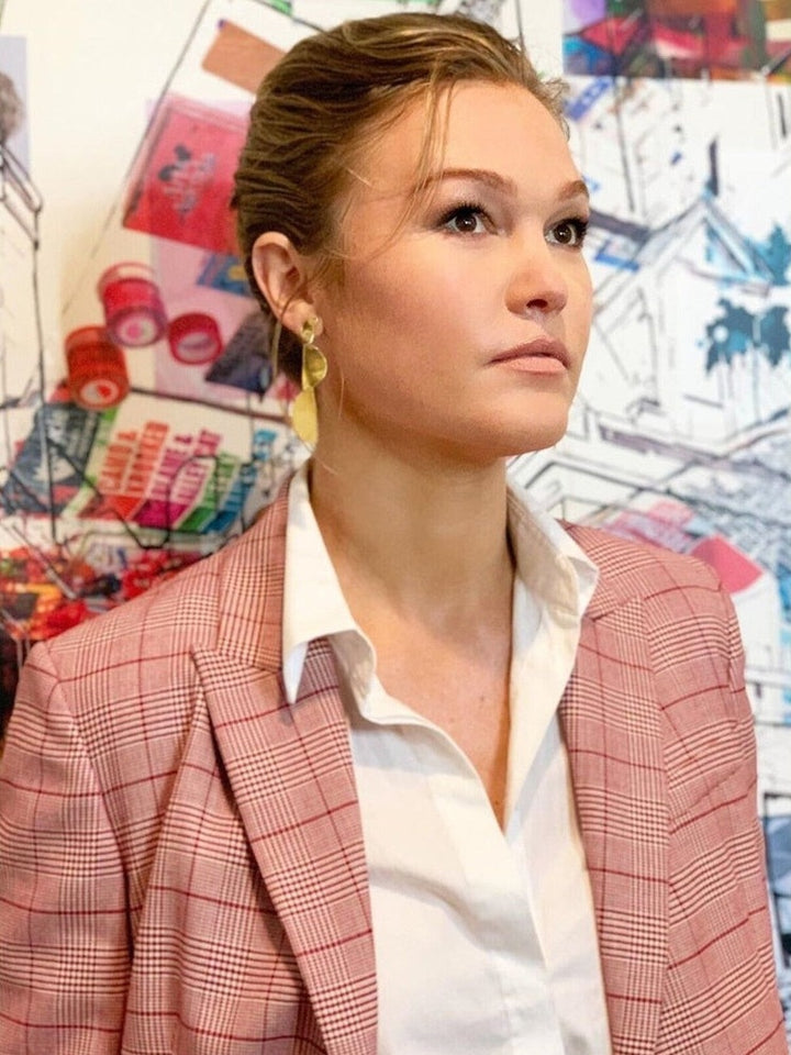Julia Stiles 8.5 x 11 Candid Color Photograph Art Print Photo Collectibles:Photographic Images:Photographs Style Your Walls