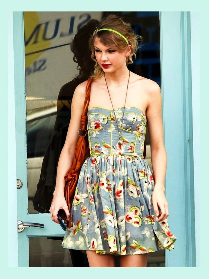 Taylor Swift Early Career 8.5 x 11 Candid Photograph Art Print Photo Picture Collectibles:Photographic Images:Photographs Style Your Walls