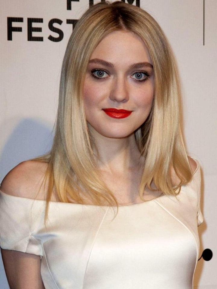 Dakota Fanning 8.5 x 11 Candid Photograph Art Print Photo Picture Collectibles:Photographic Images:Photographs Style Your Walls