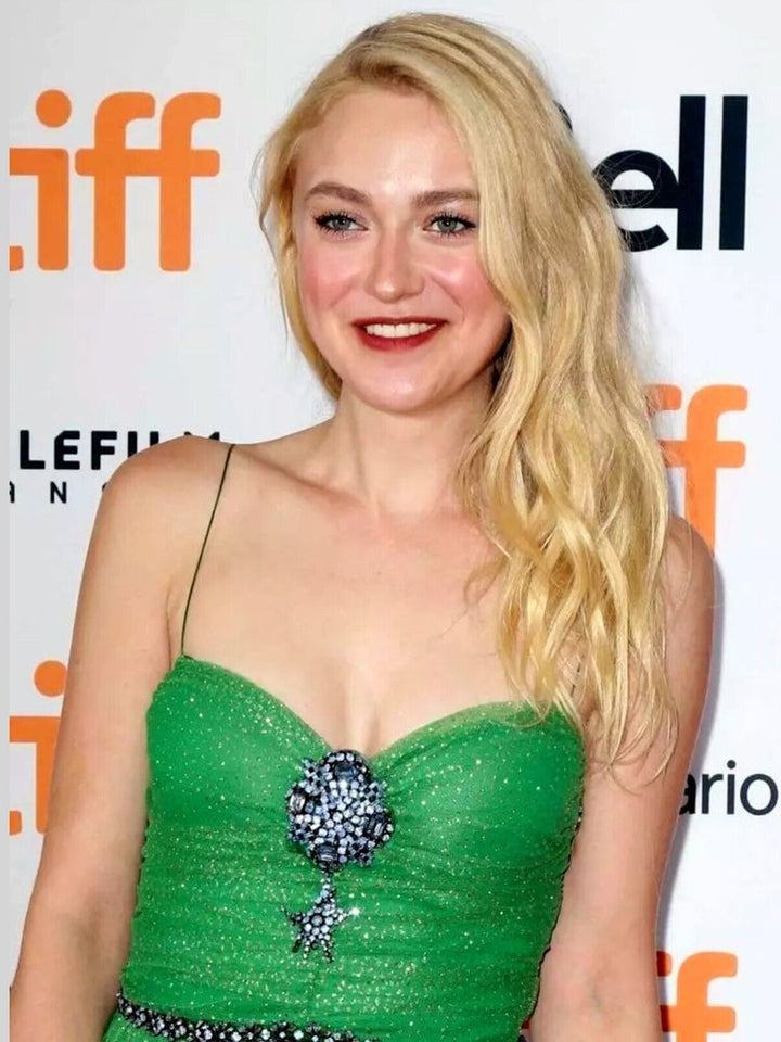 Dakota Fanning 8.5 x 11 Candid Color Photograph Art Print Photo Picture Collectibles:Photographic Images:Photographs Style Your Walls