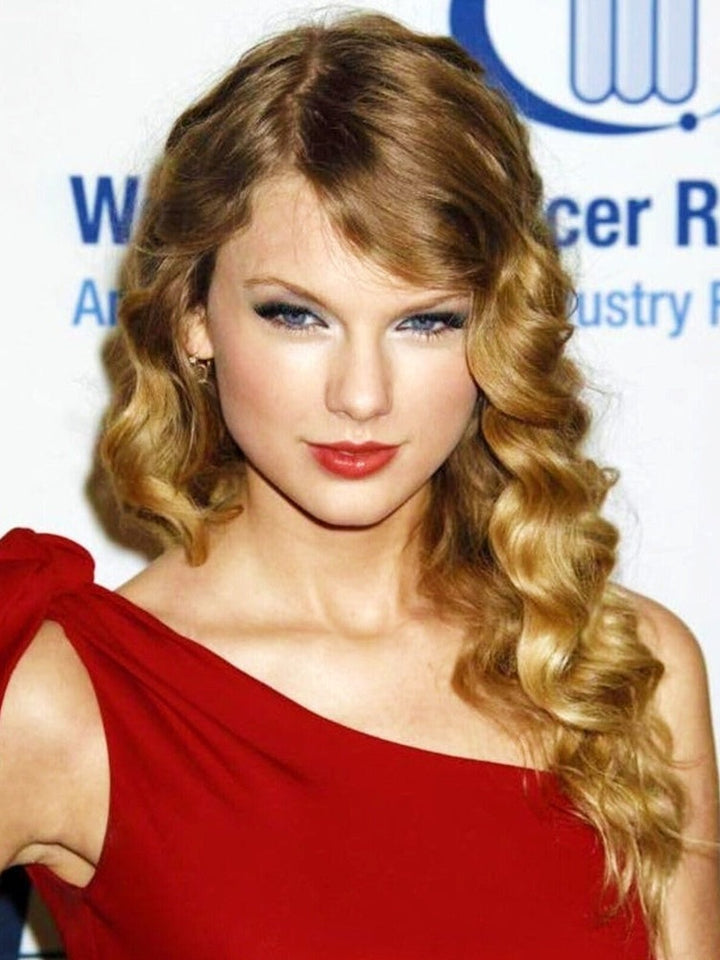 Taylor Swift 8.5 x 11 Candid Color Photograph Art Print Photo Picture Collectibles:Photographic Images:Photographs Style Your Walls