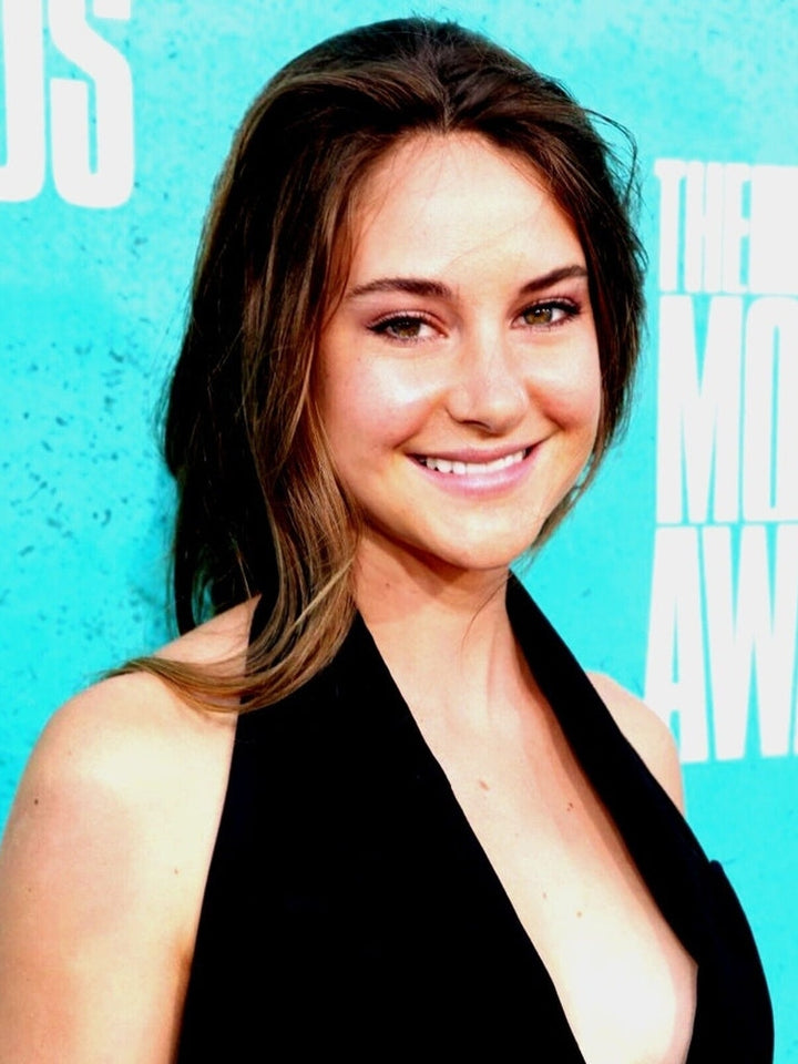 Shailene Woodley 8.5 x 11 Candid Color Photograph Art Print Photo Picture Collectibles:Photographic Images:Photographs Style Your Walls
